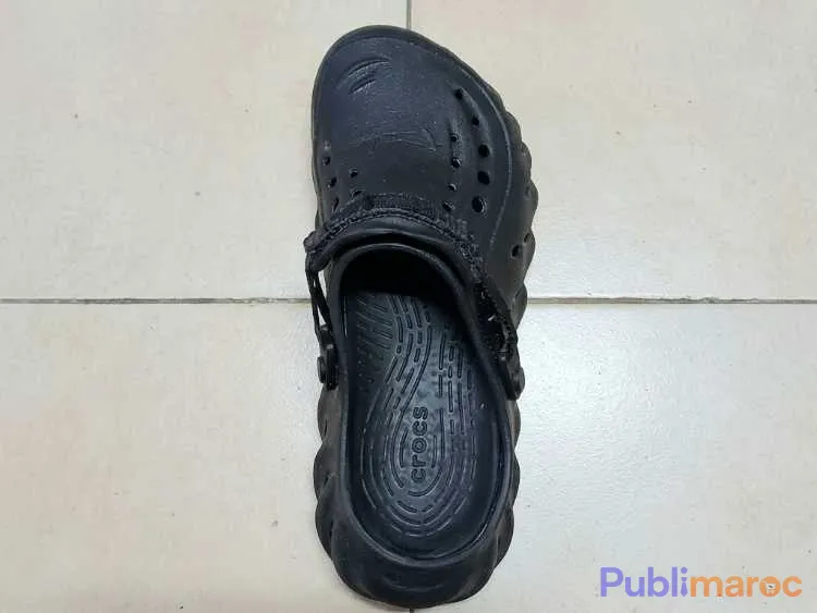 Sabots Crocs, authentiques à vendre.