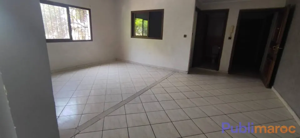 Appartement vide 2 chambre salon à louer à Abdelmoumn