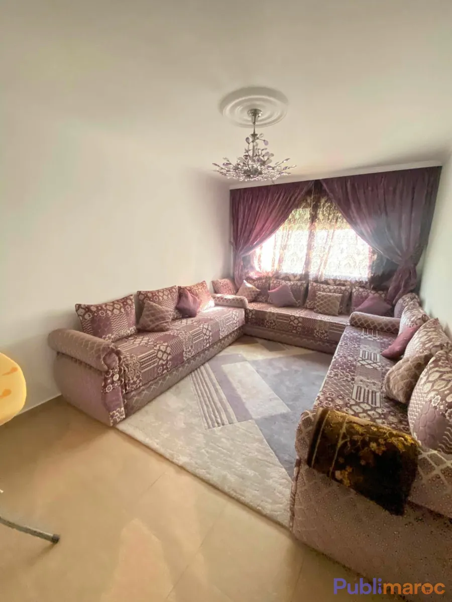 Tres bel appartement meublee climatisé disponible en location sans vis a vis
