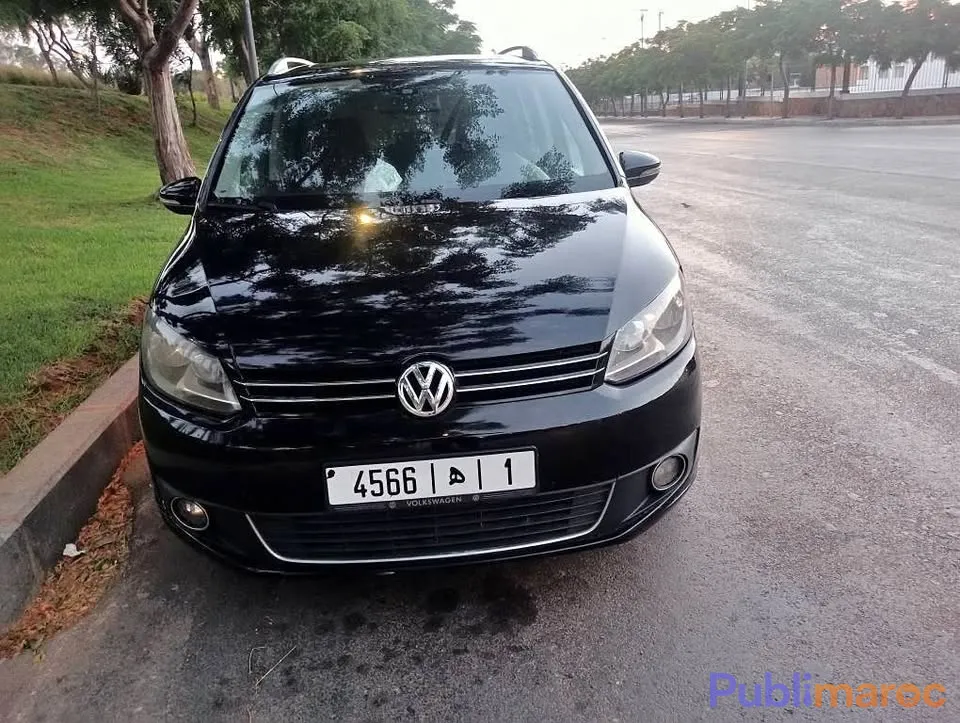 Volkswagen Touran – Idéal Famille (Automatique)