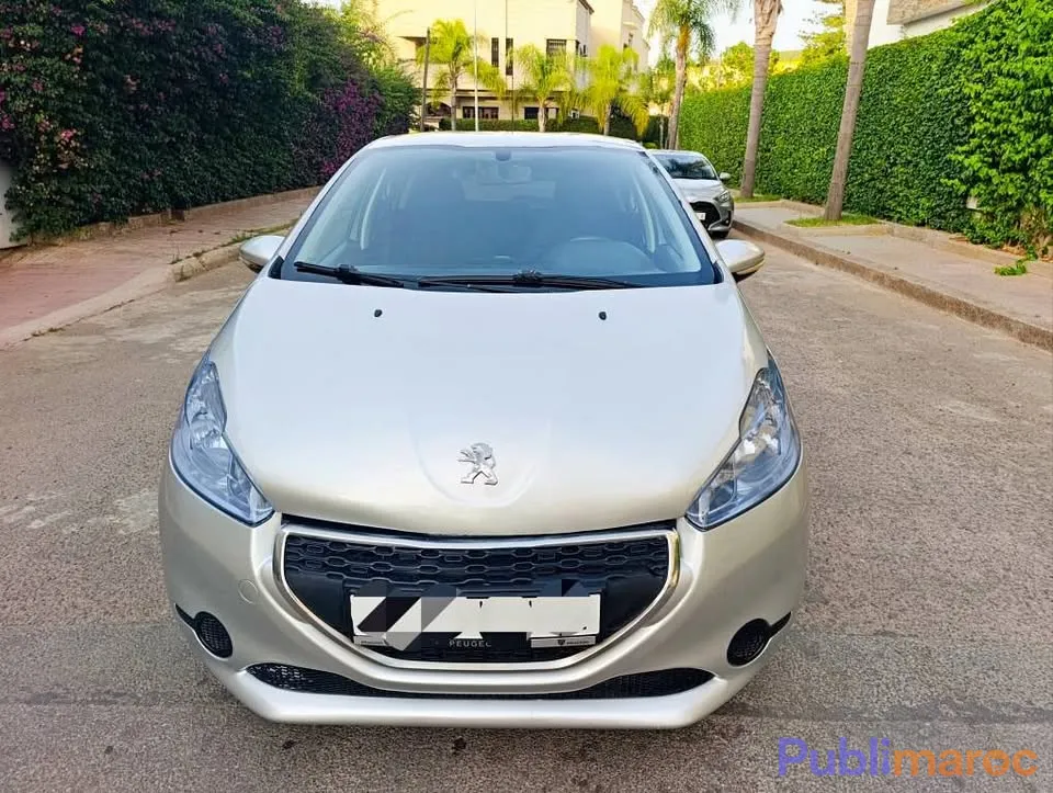 Peugeot 208 ba9a N9ia jamais Accidente